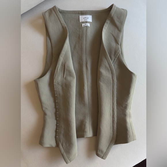 Aritzia Attire Vest in 00 - Picture 4 of 4